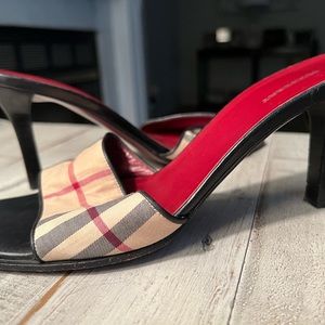 Burberry Sandals / kitten heels / slides